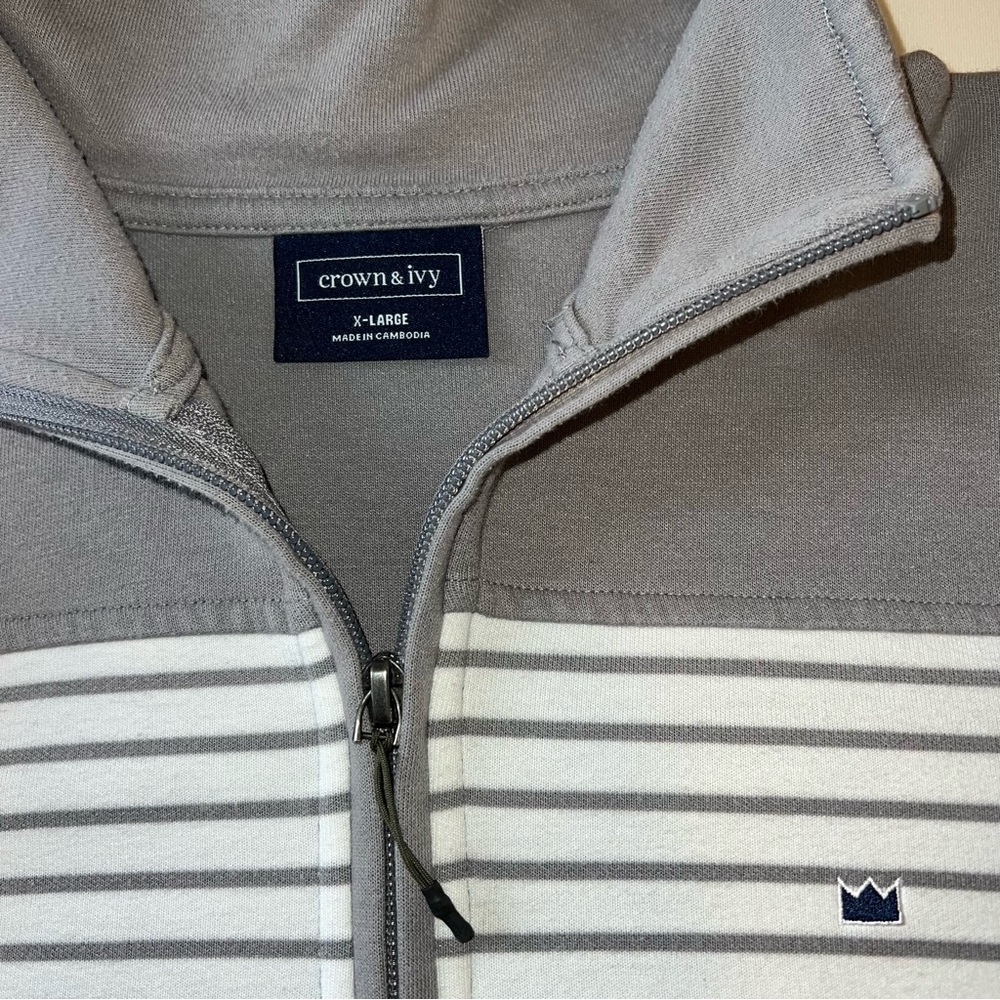 Crown & Ivy Men’s XL White/Gray Striped Quarter Zip Jacket